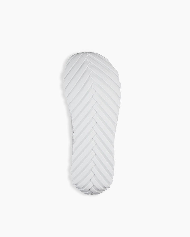 Lightweight Retro Sneaker for All-Day Comfort Breathable Cage Design