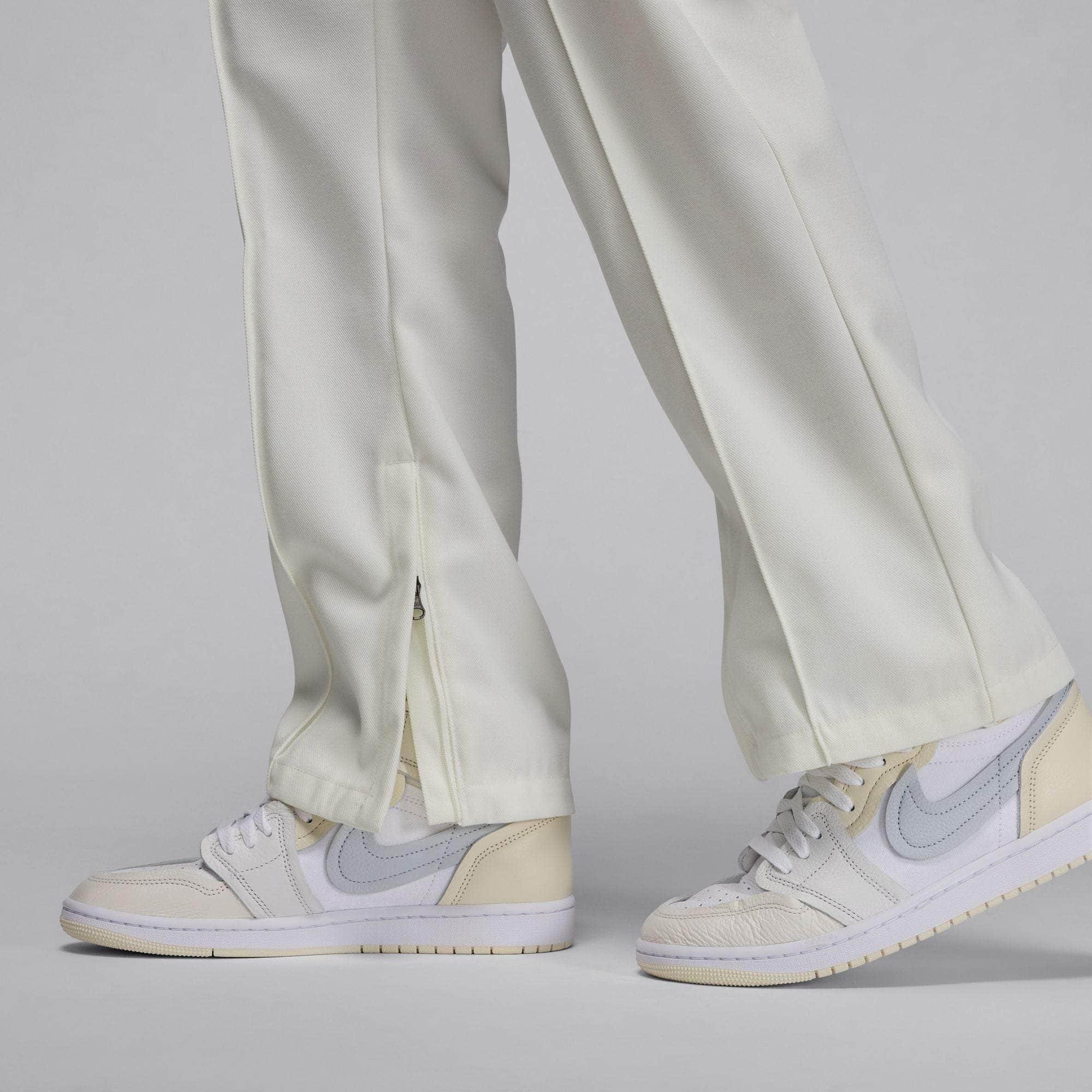Air Jordan Woven Pants - Women's