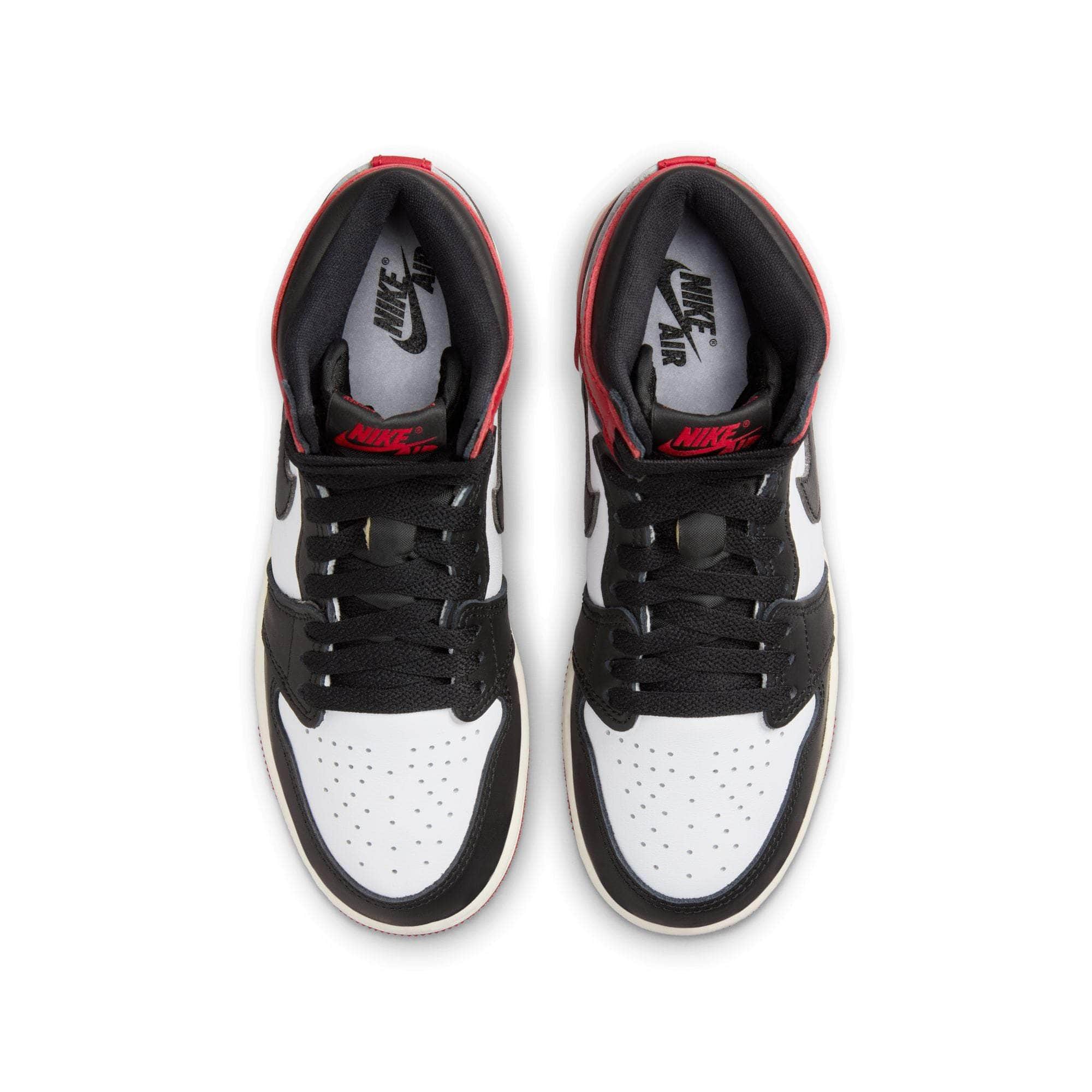 Air Jordan 1 Retro High OG "Black Toe"