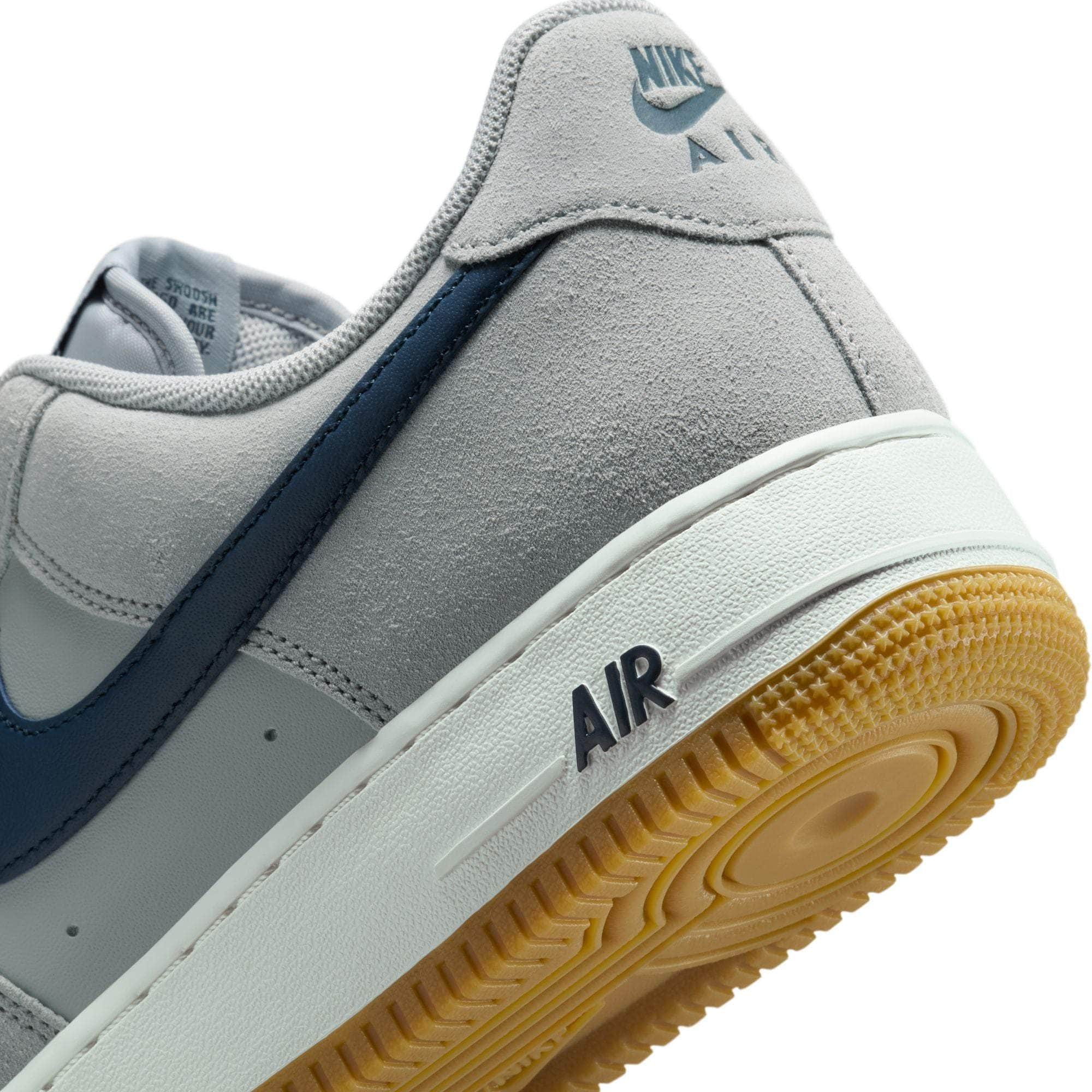 Nike Air Force 1 '07 LV8 - Men's