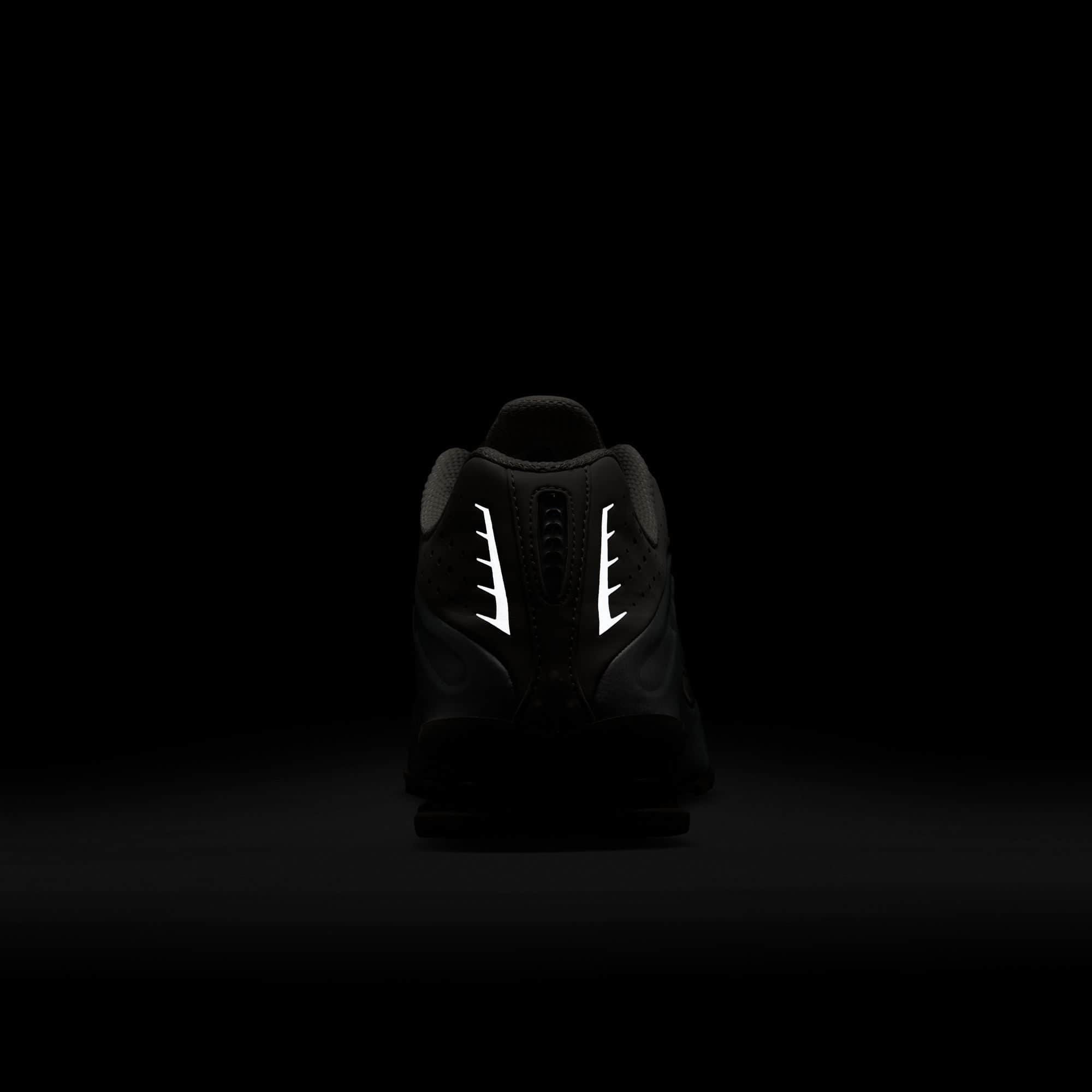 Nike Shox R4 - Men's