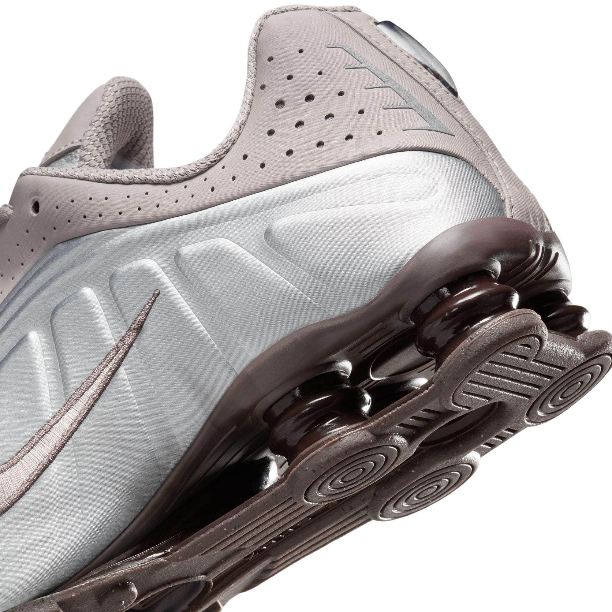 Nike Shox R4 - Men's