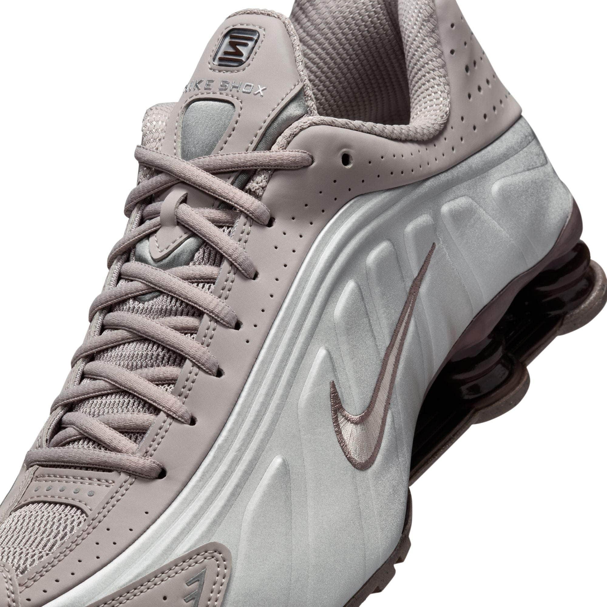 Nike Shox R4 - Men's