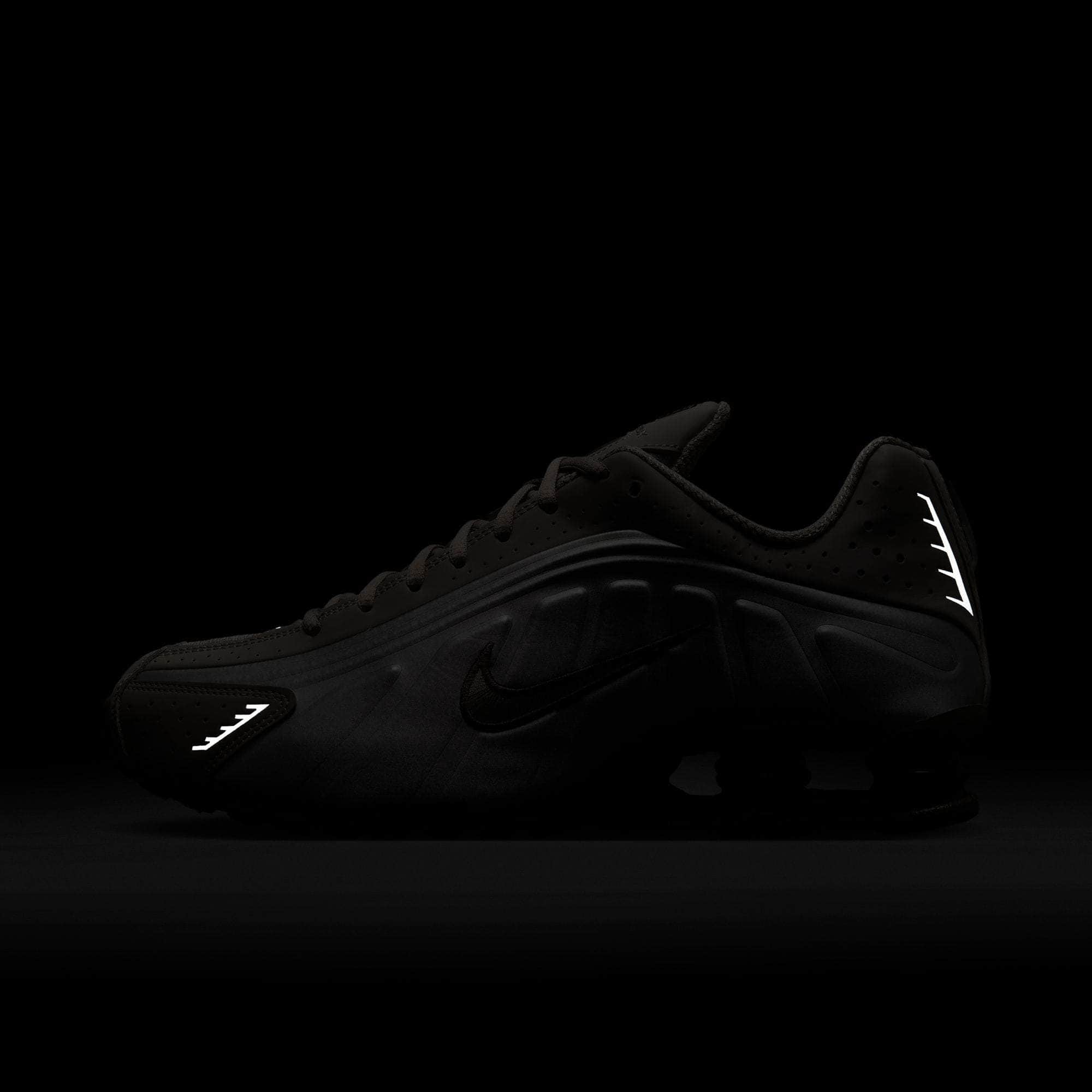 Nike Shox R4 - Men's