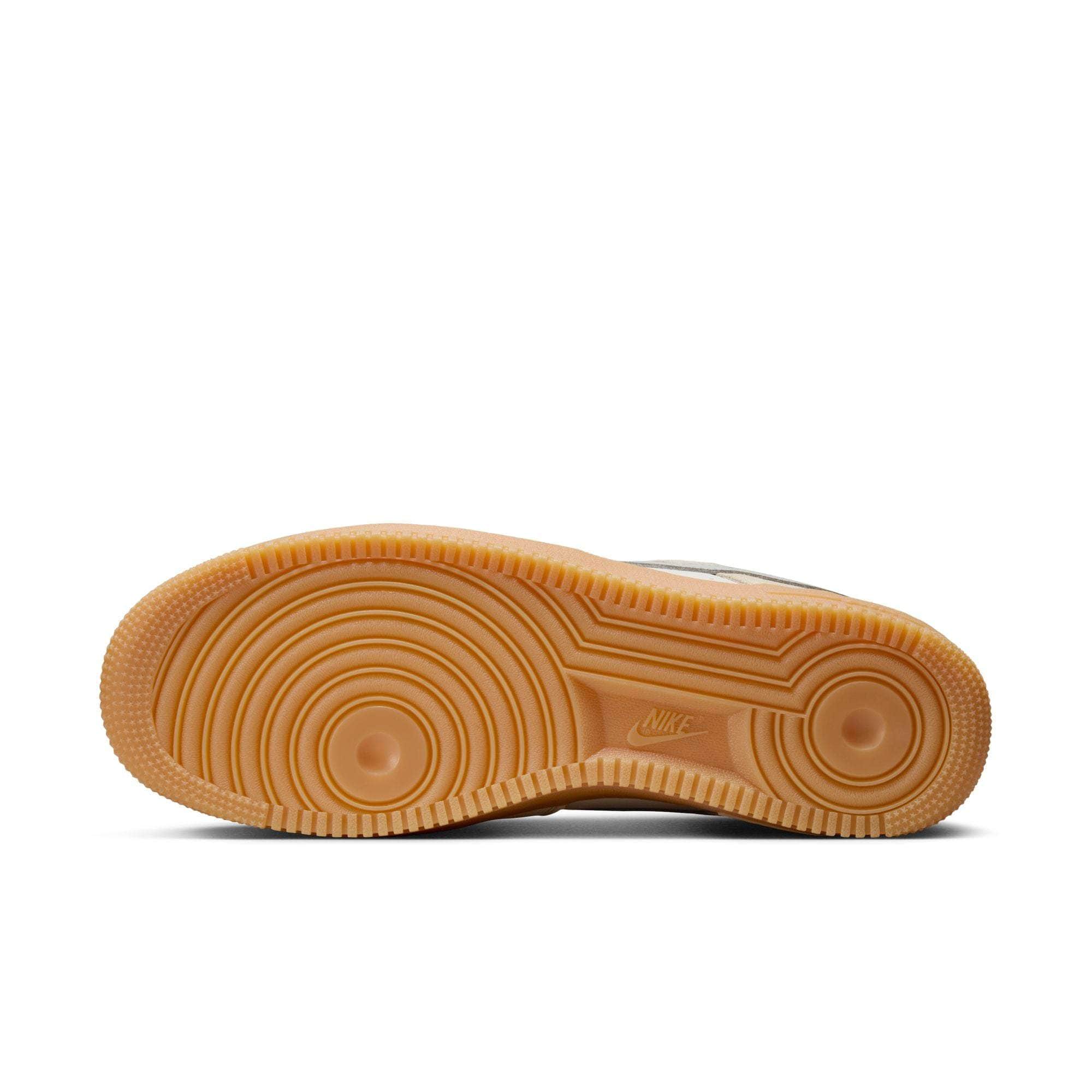 Nike Air Force 1 '07 LV8 - Men's