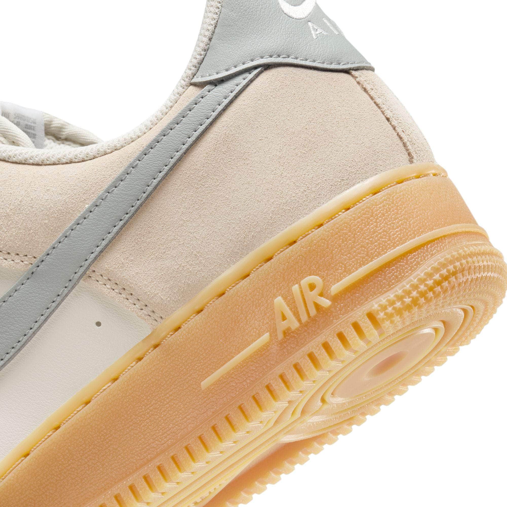 Nike Air Force 1 '07 LV8 - Men's