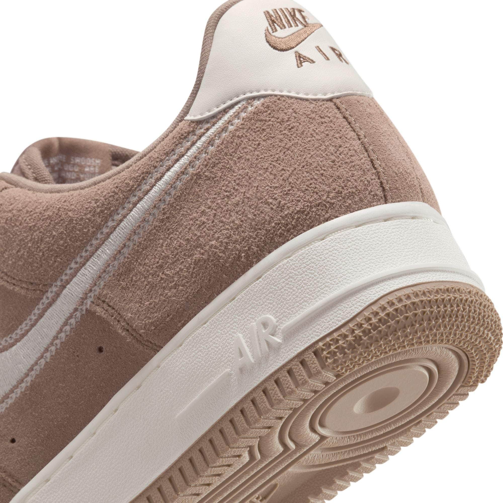 Nike Air Force 1 Low '07 LV8 - Men's