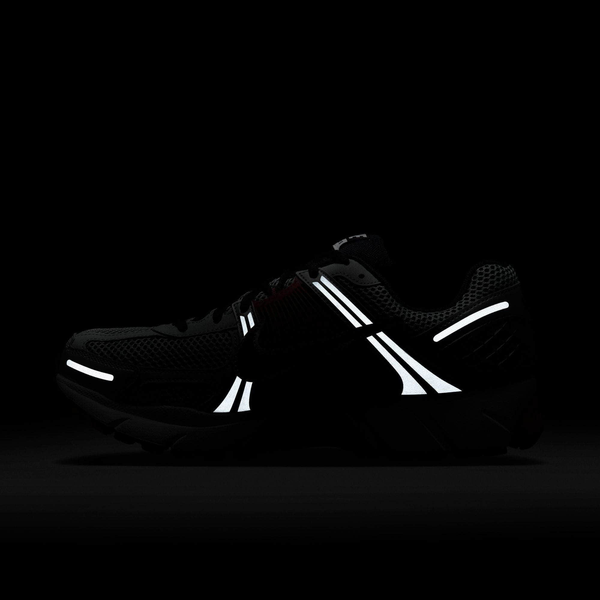 Nike Zoom Vomero 5  - Men's