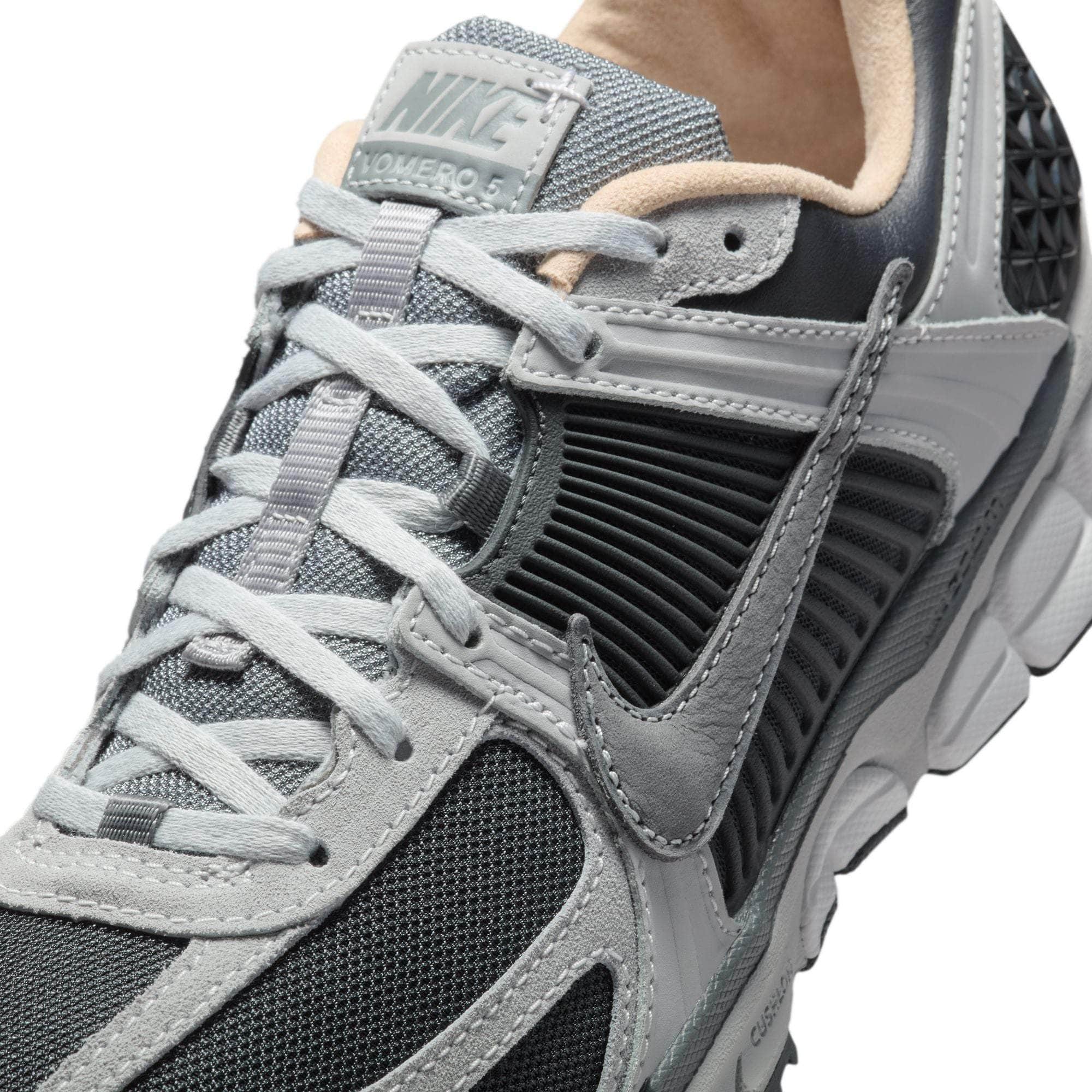 Nike Zoom Vomero 5 - Men's
