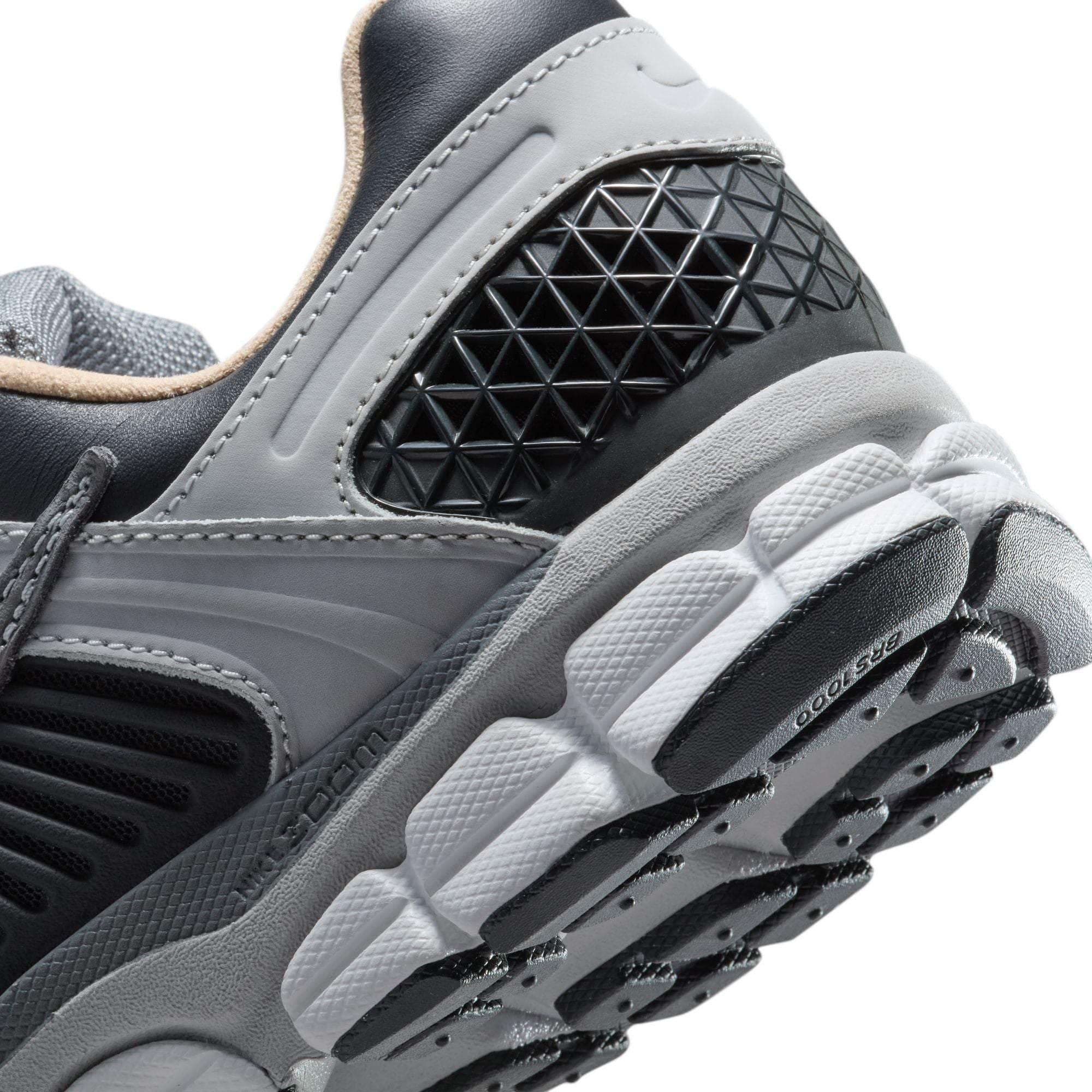 Nike Zoom Vomero 5 - Men's
