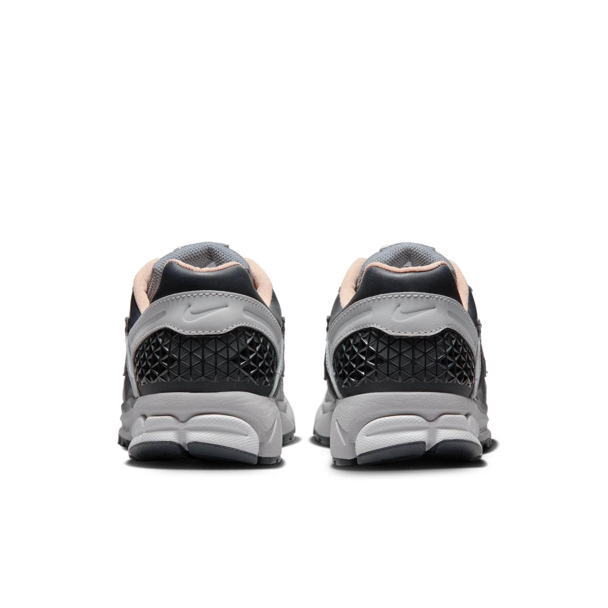 Nike Zoom Vomero 5 - Men's