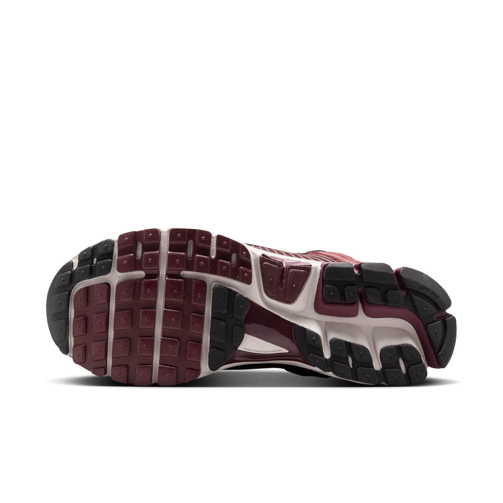 Nike Zoom Vomero 5 - Men's