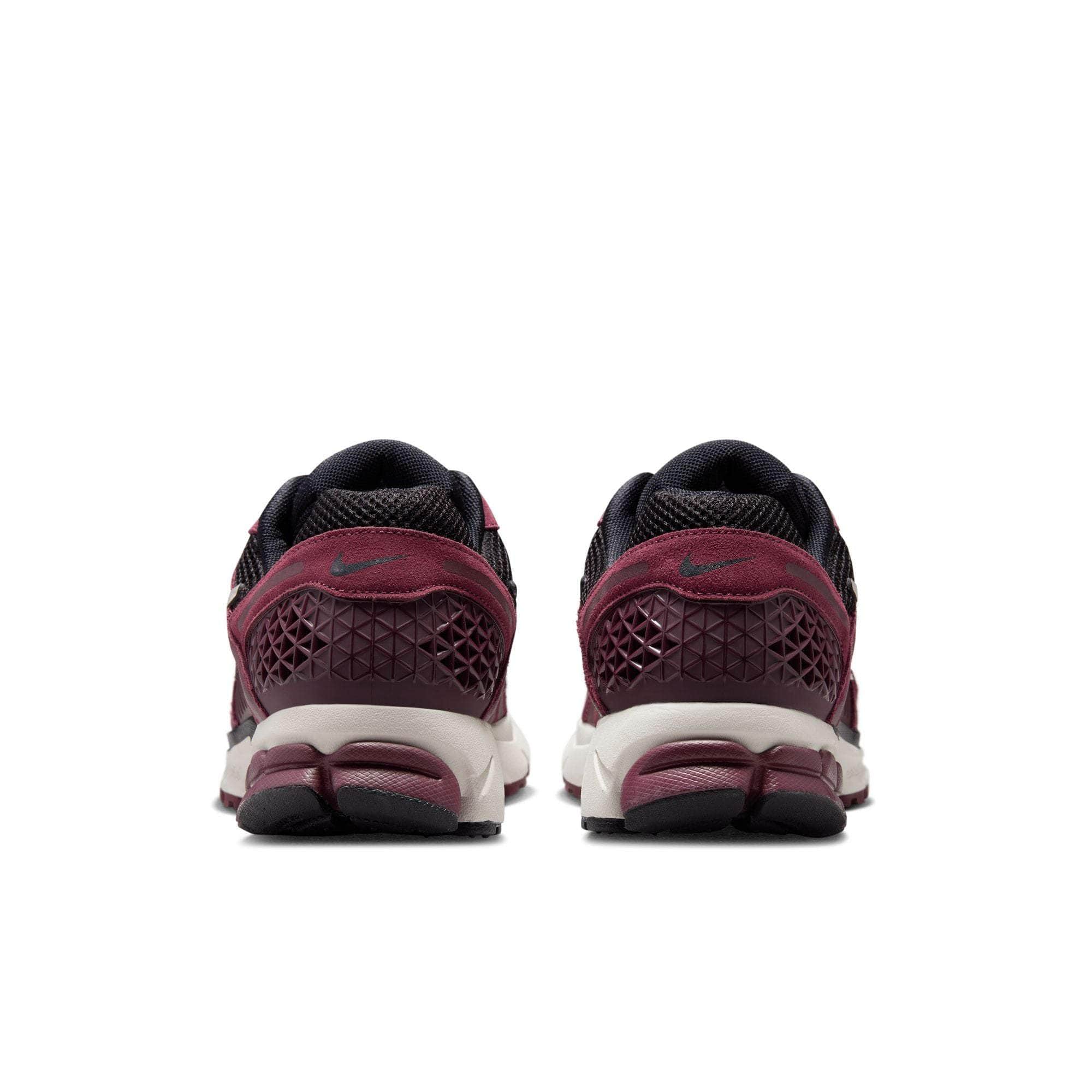 Nike Zoom Vomero 5 - Men's