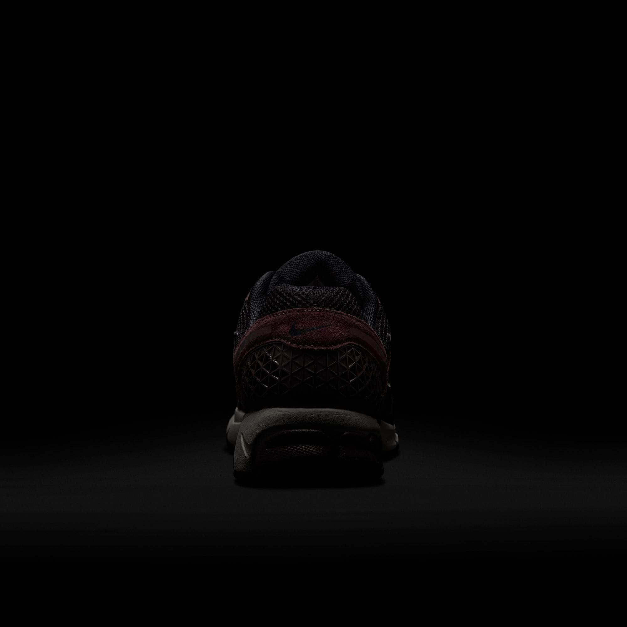 Nike Zoom Vomero 5 - Men's