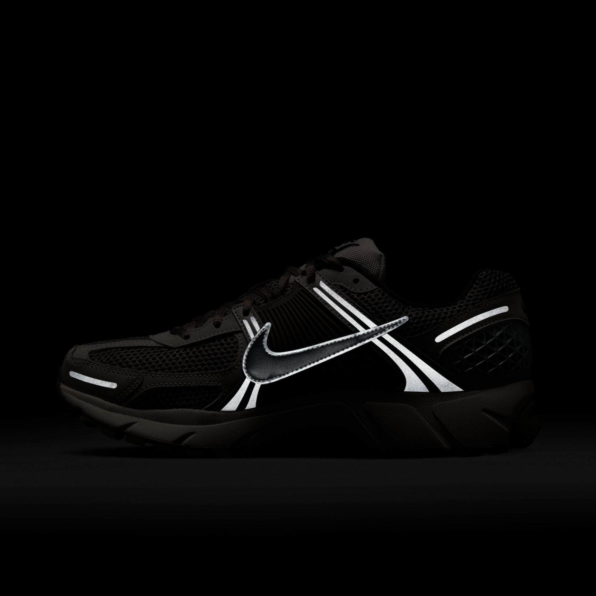Nike Zoom Vomero 5 - Men's