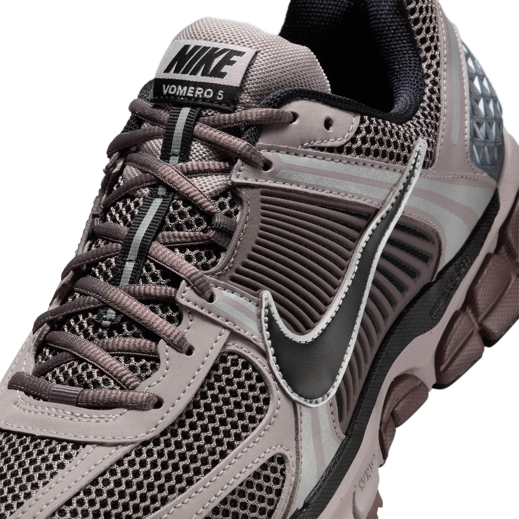 Nike Zoom Vomero 5 - Men's