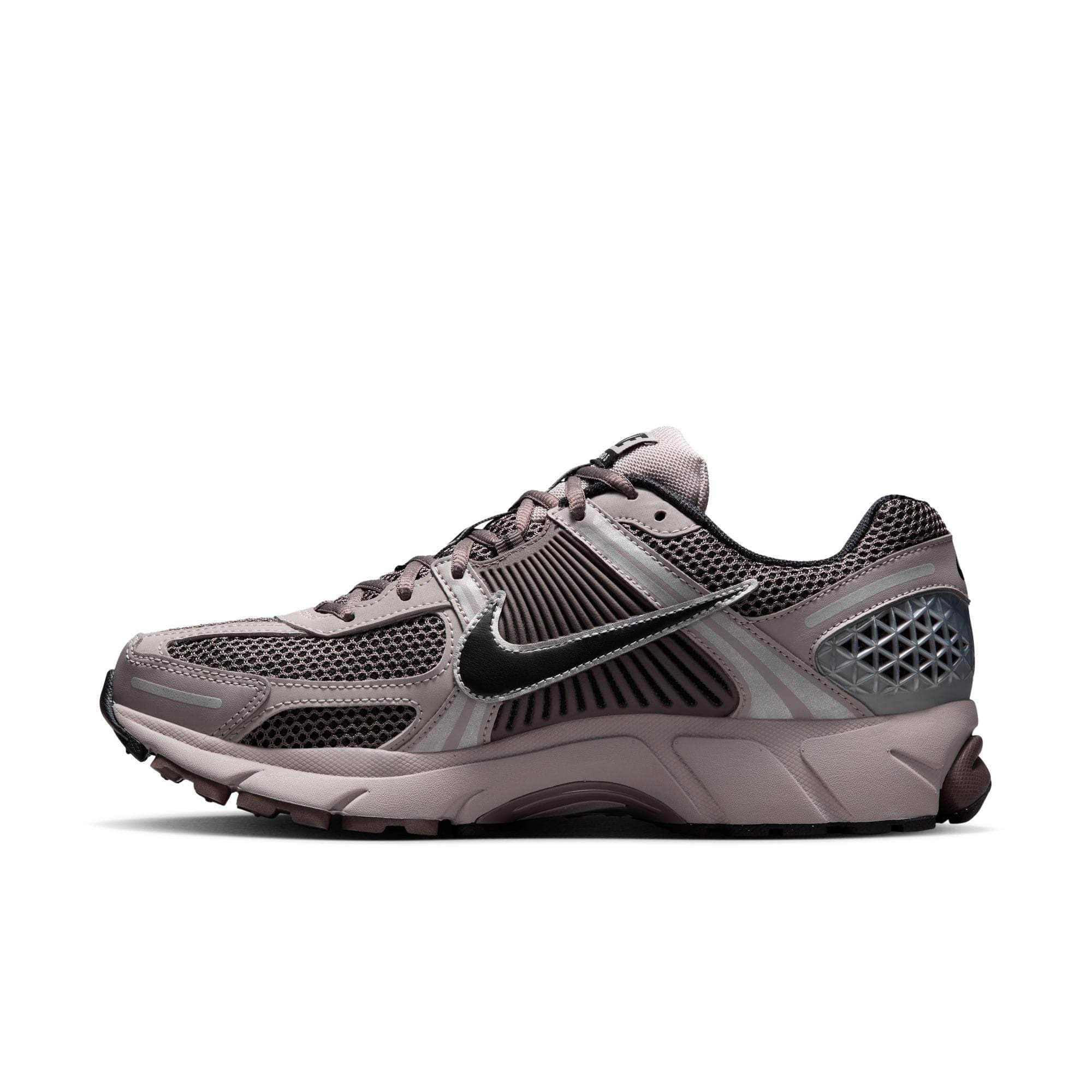 Nike Zoom Vomero 5 - Men's