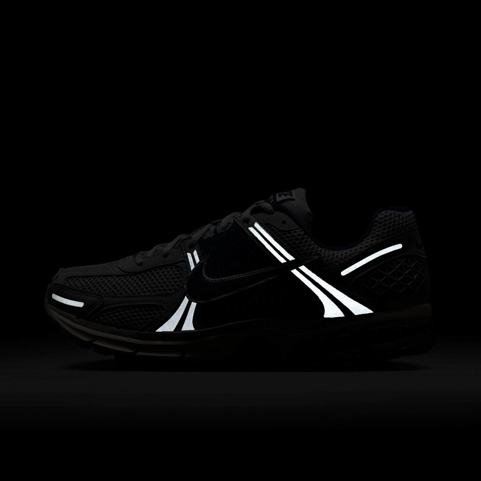 Nike Zoom Vomero 5 "Yankees" - Men's