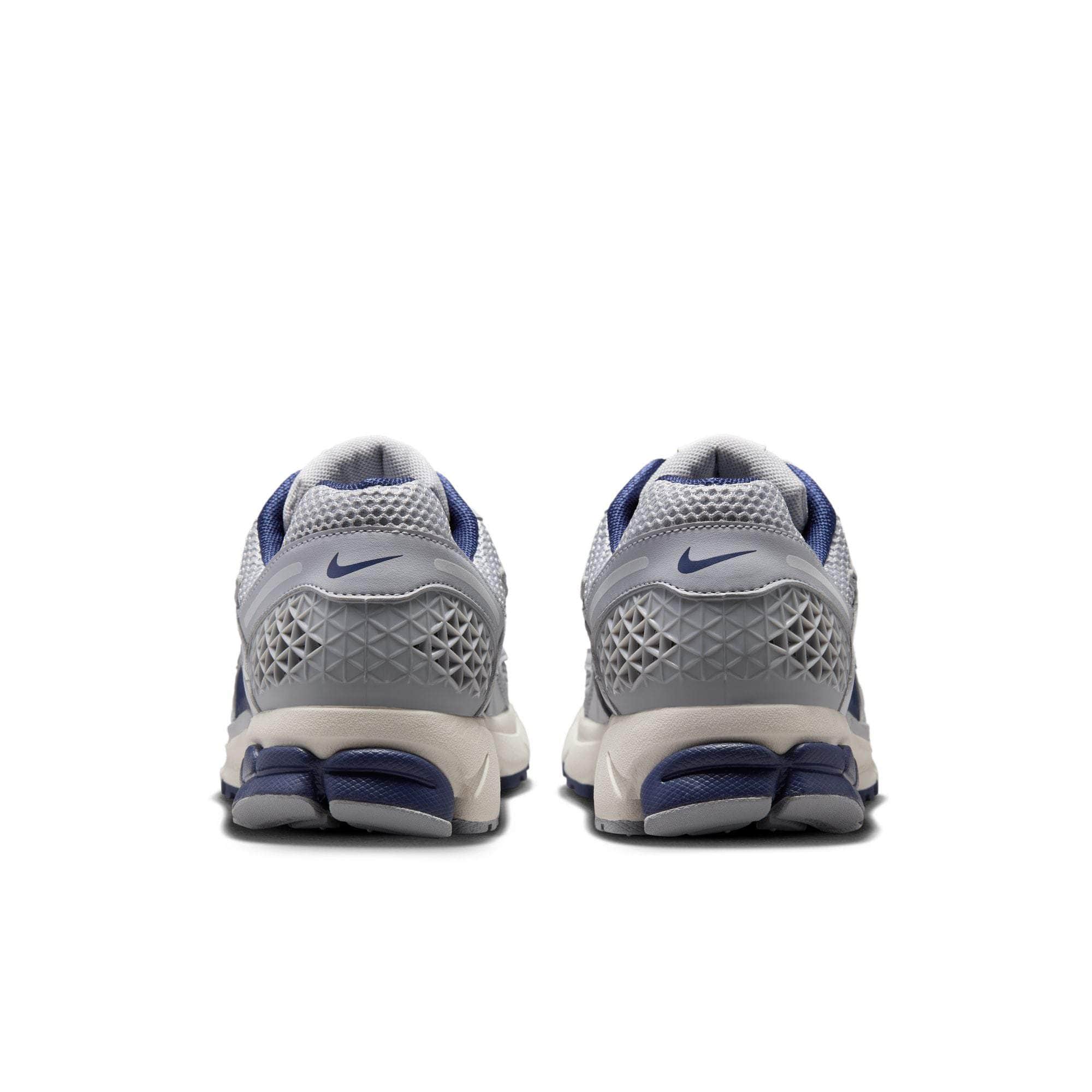 Nike Zoom Vomero 5 "Yankees" - Men's