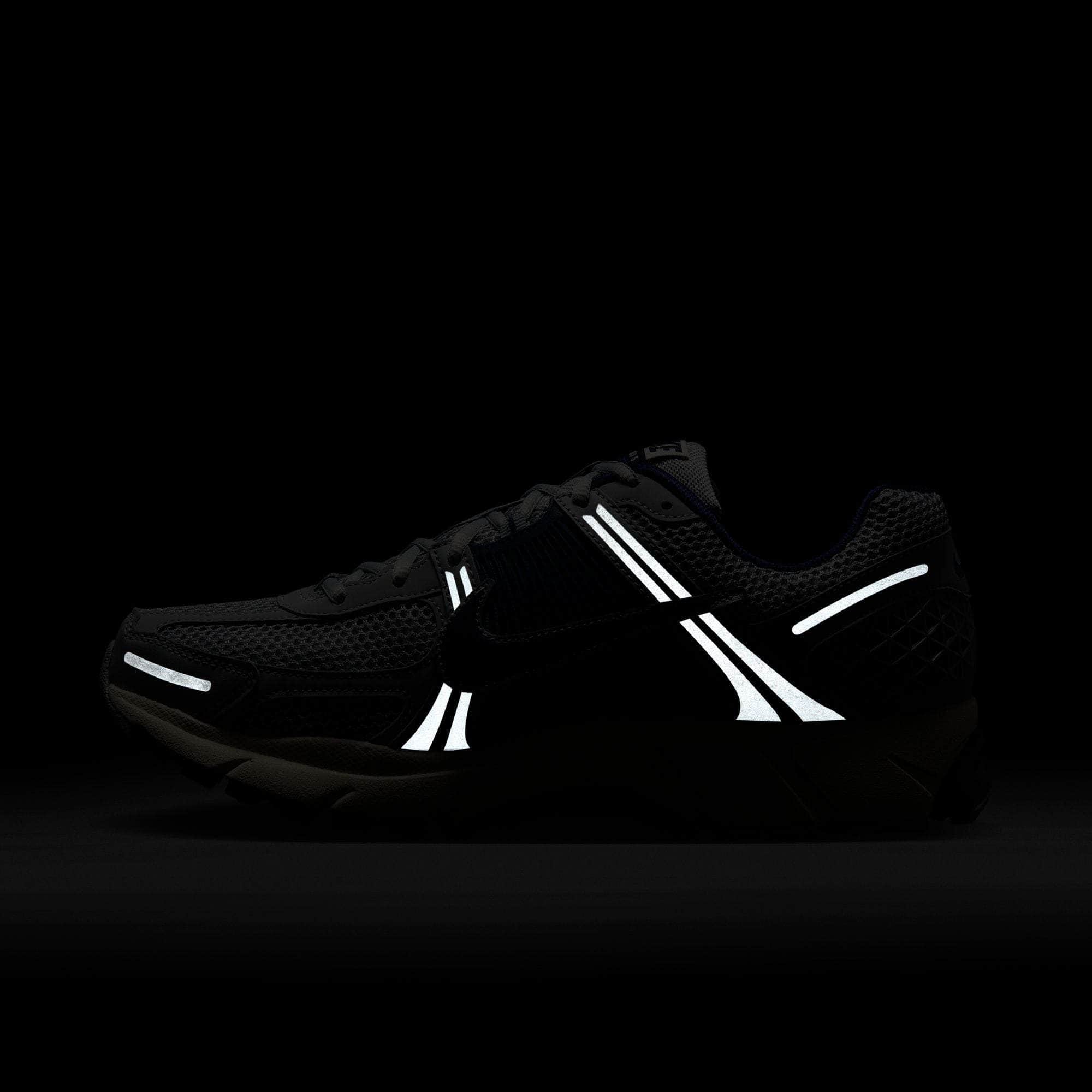 Nike Zoom Vomero 5 "Yankees" - Men's