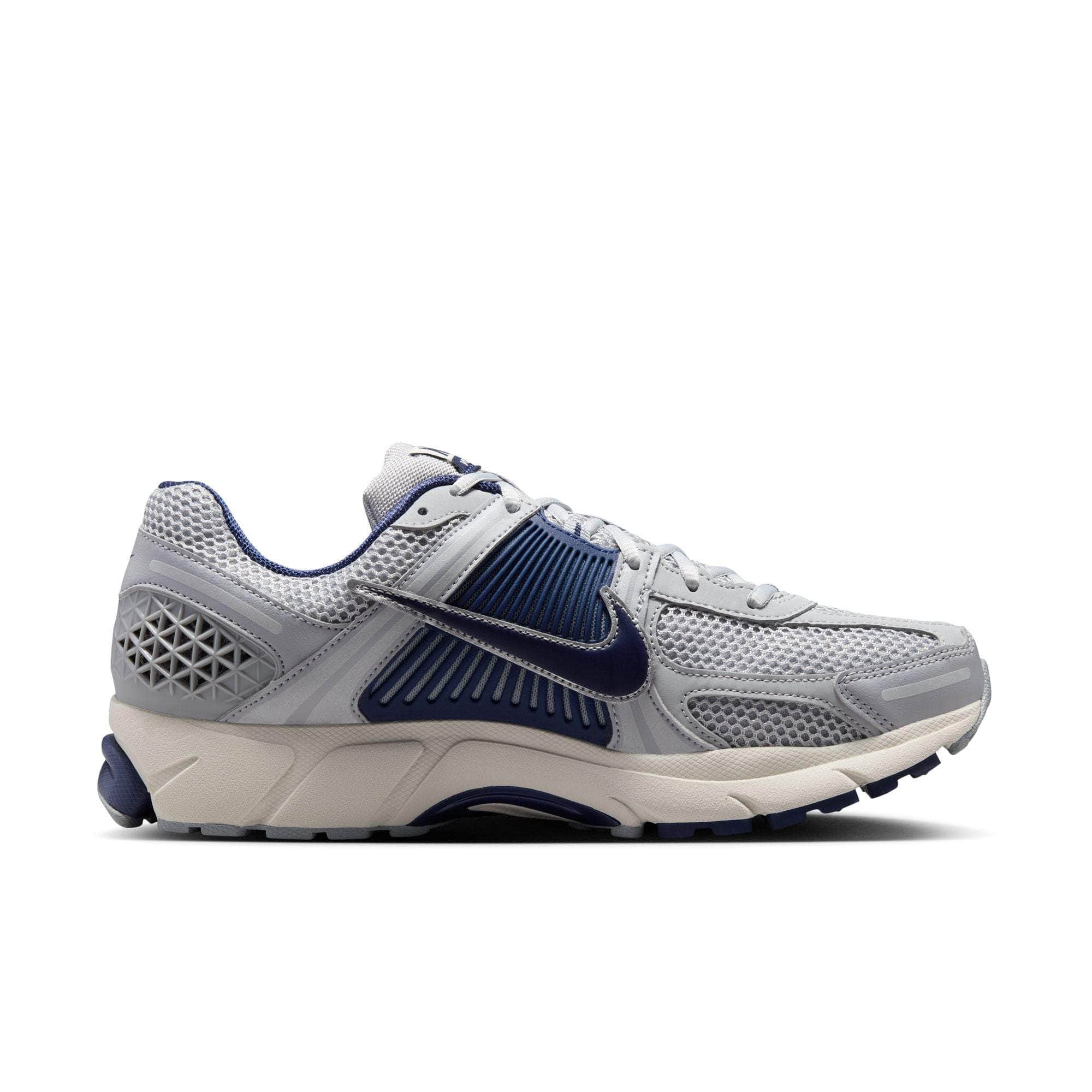 Nike Zoom Vomero 5 "Yankees" - Men's