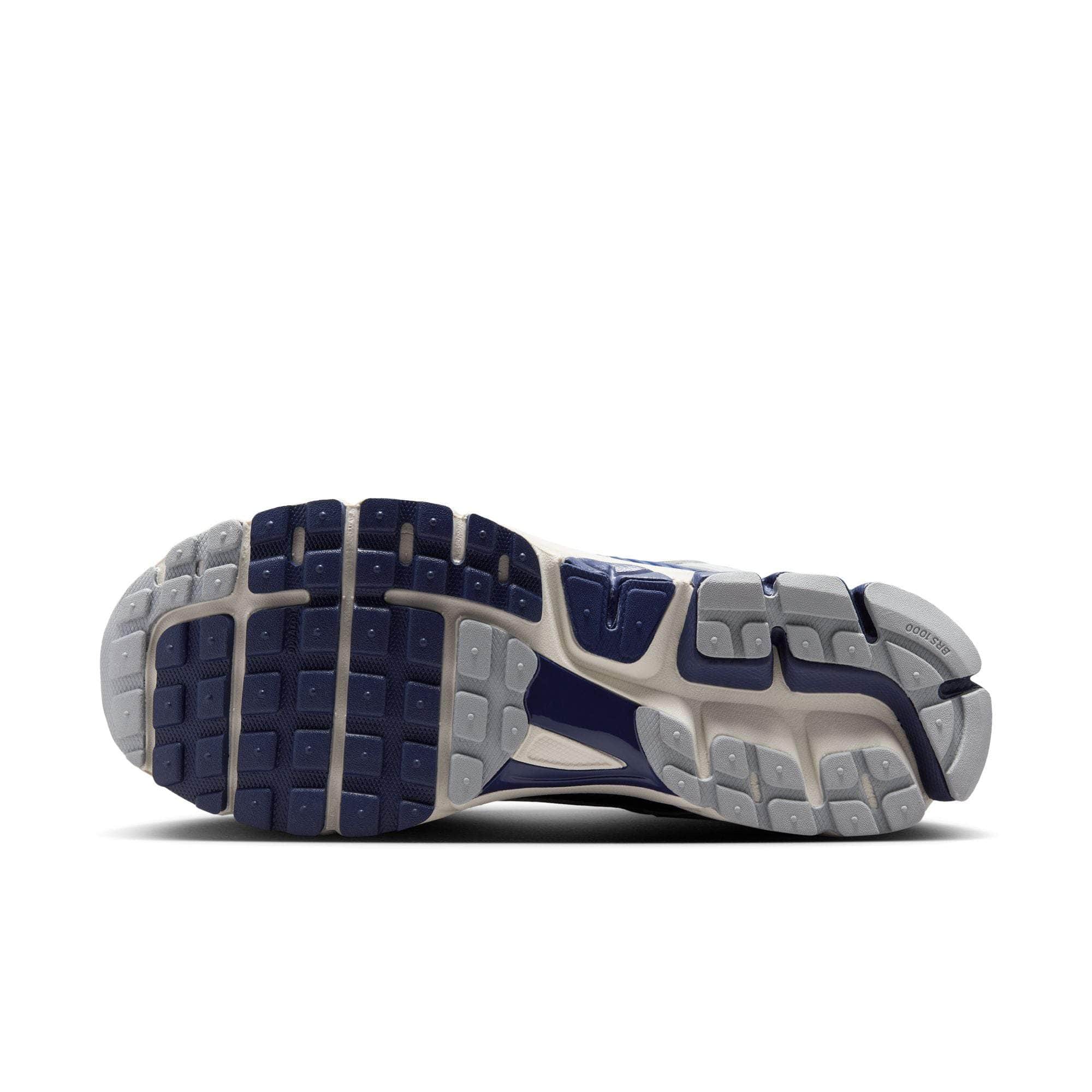 Nike Zoom Vomero 5 "Yankees" - Men's