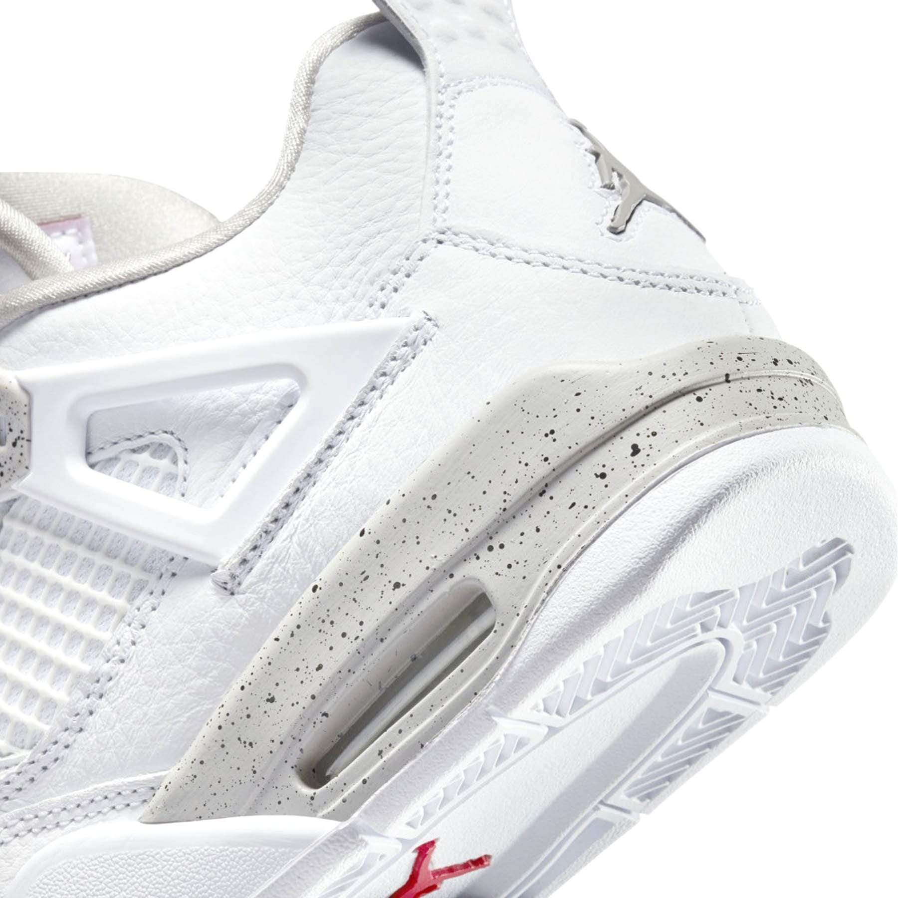 Air Jordan 4 'White Oreo'